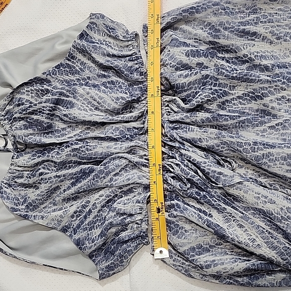 Astr the Label Cutout Halter Abstract Print Maxi Special Occasion Dress. - Picture 10 of 13